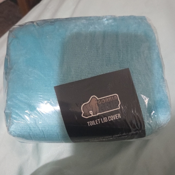 Gorilla Grip Turquise Memory Foam Toilet Lid Cover - Picture 2 of 3